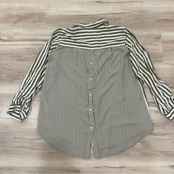 Jane and Delancey Women’s Striped Button Down Size Large - Picture 5 of 10
